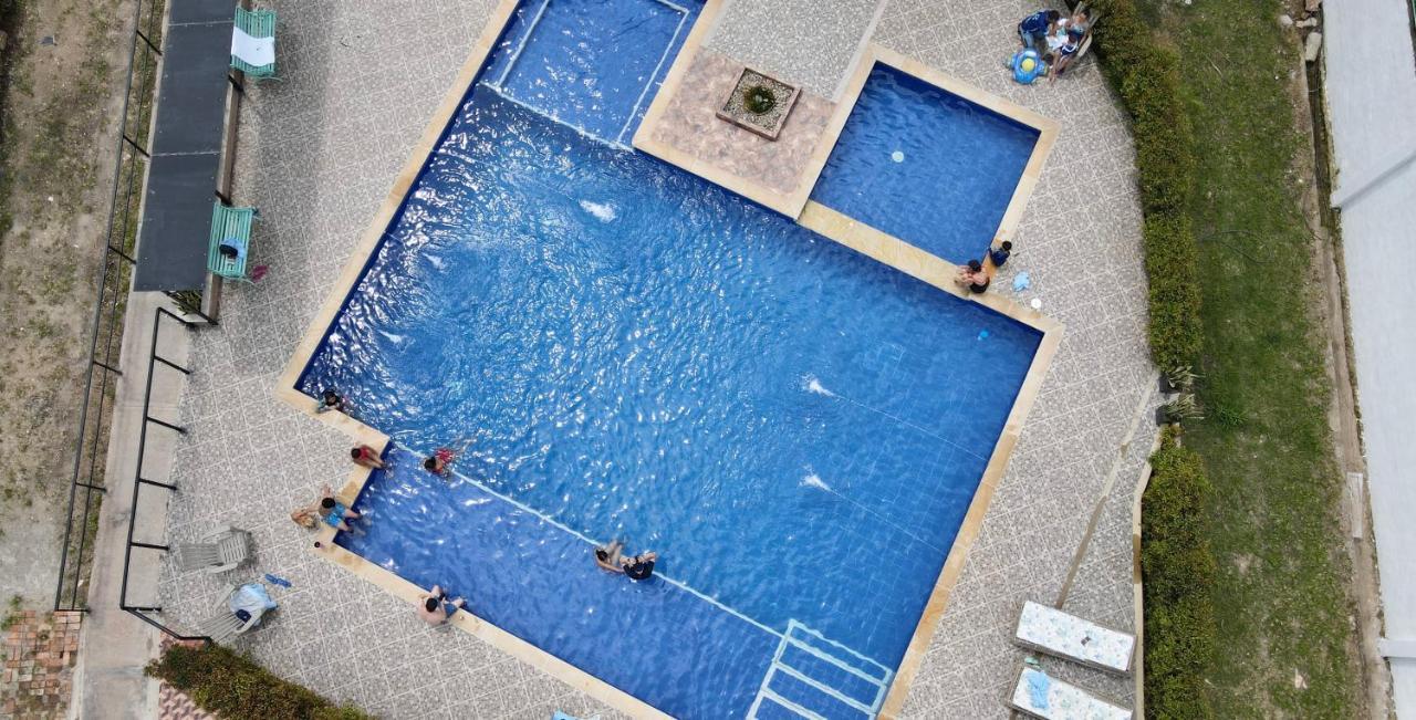 Hotel Celeste Inn Chinauta- Fusagasuga ภายนอก รูปภาพ